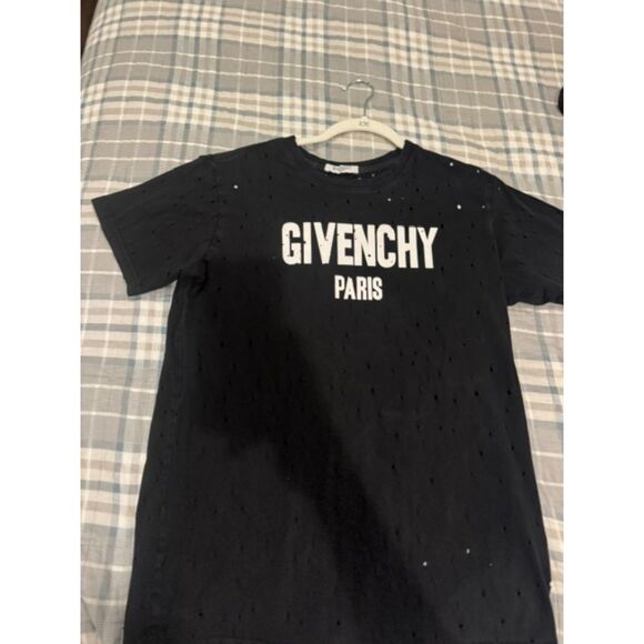 Givenchy T shirt - Picture 1 of 3